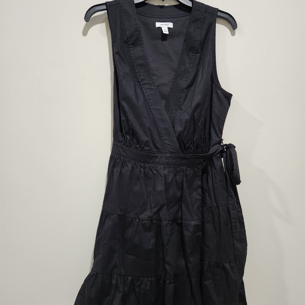 Nine West Black Sleeveless V-Neck Midi Dress